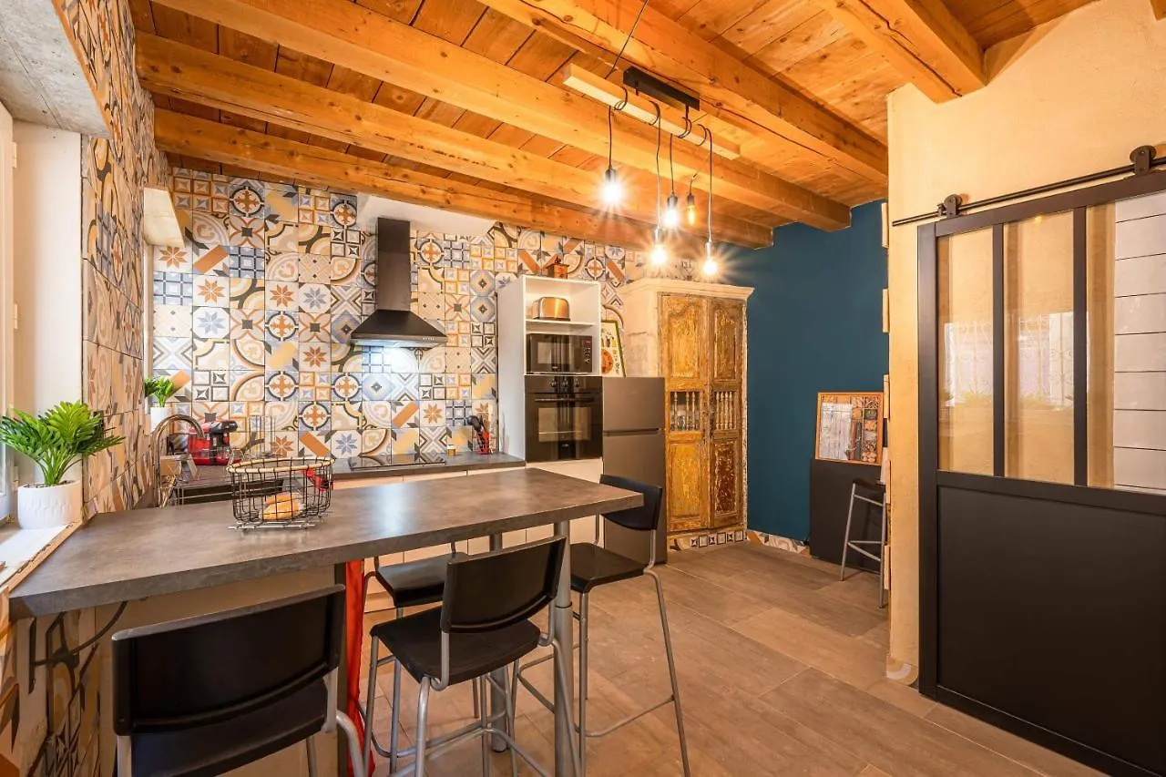 Holiday home Agreable Maison Plein Centre Villa Fourques  France